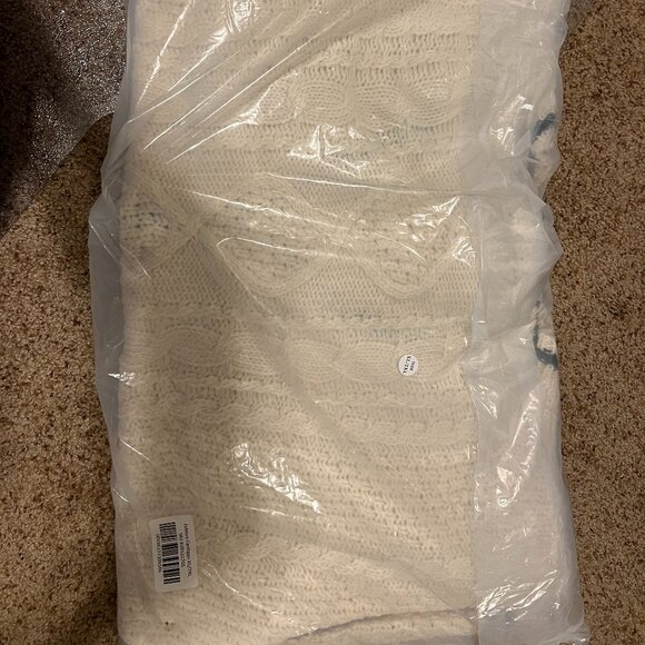 NEW WITH TAGS SEALED IN BAG Taylor Swift 2024 Authentic Folklore Cardigan - Picture 8 of 11